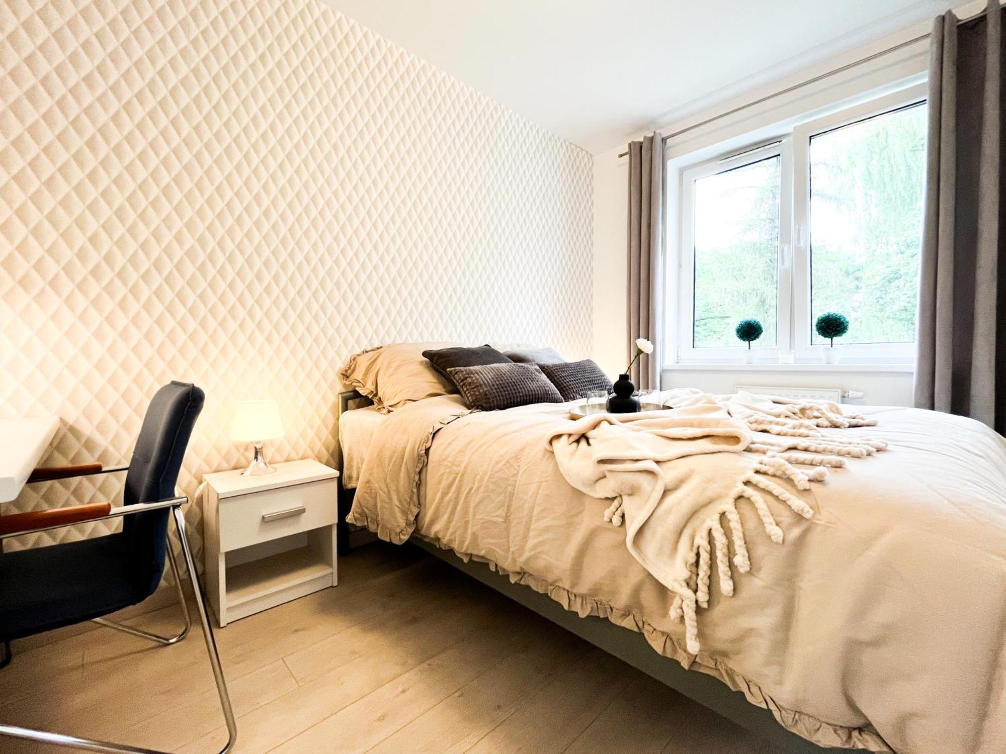 Appartamento Walk To Park, Modern 2Bd Kitchen! Balcony, Parking Breslavia Esterno foto