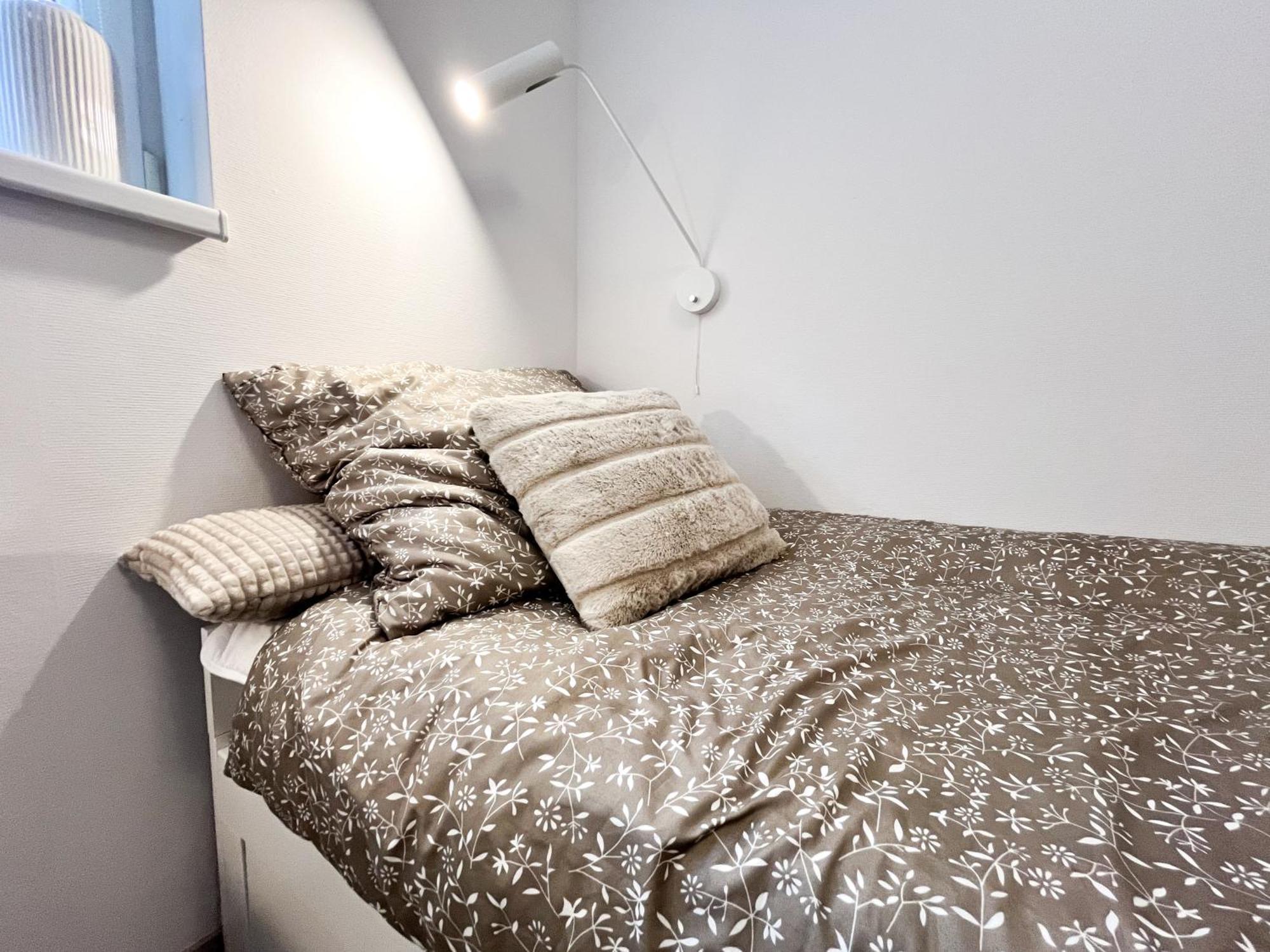 Appartamento Walk To Park, Modern 2Bd Kitchen! Balcony, Parking Breslavia Esterno foto