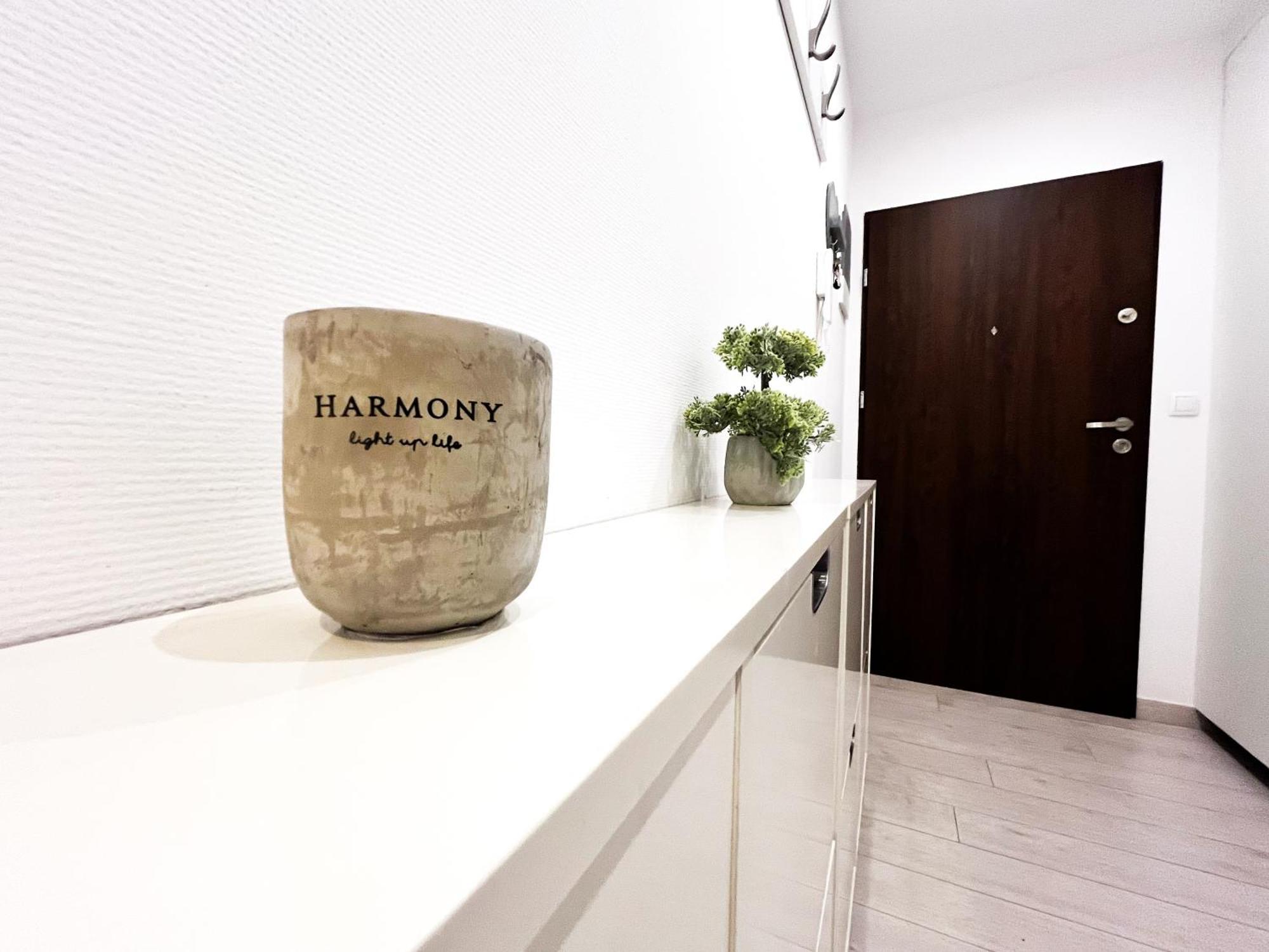 Appartamento Walk To Park, Modern 2Bd Kitchen! Balcony, Parking Breslavia Esterno foto
