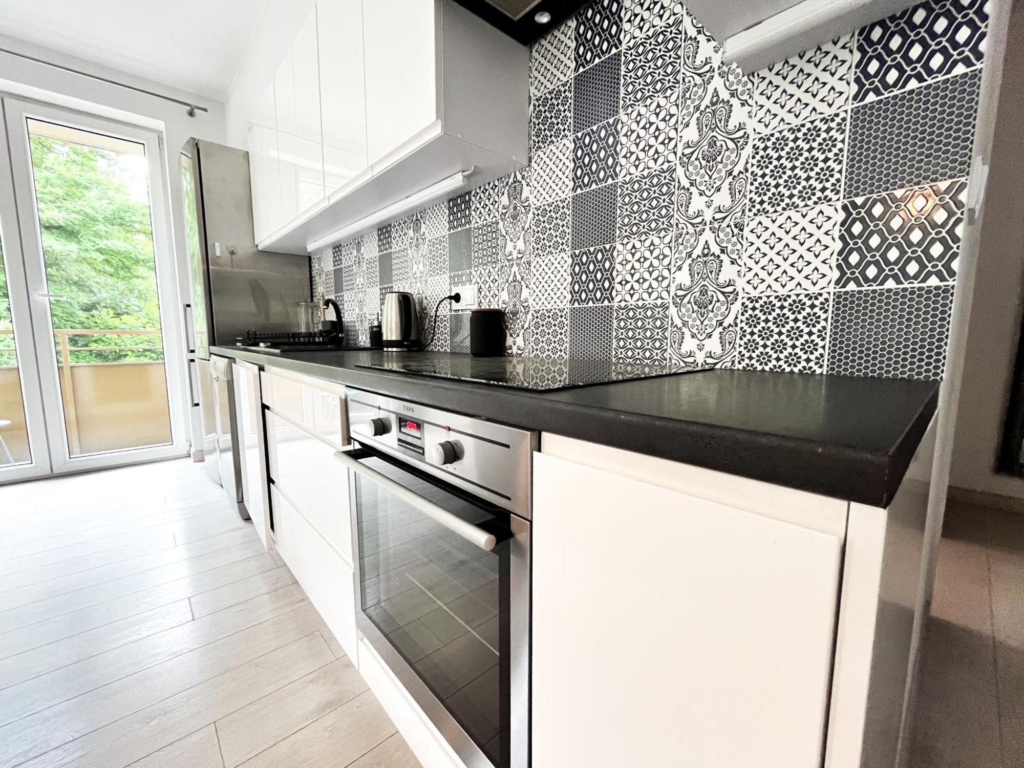 Appartamento Walk To Park, Modern 2Bd Kitchen! Balcony, Parking Breslavia Esterno foto