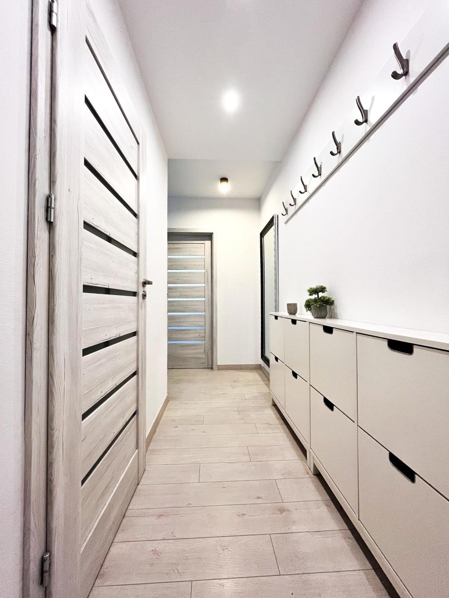 Appartamento Walk To Park, Modern 2Bd Kitchen! Balcony, Parking Breslavia Esterno foto